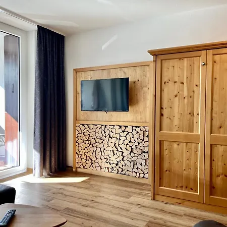Montana Haus, A14, A17, B4 Oder C8 Apartment *