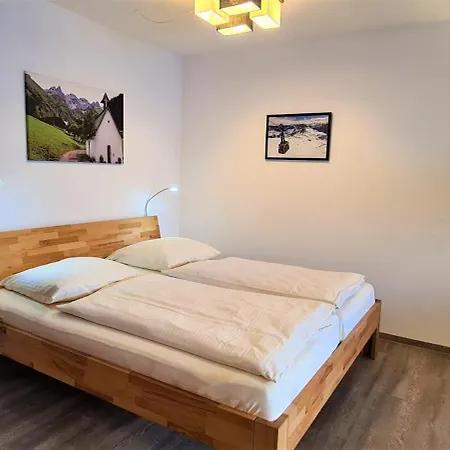 Montana Haus, A14, A17, B4 Oder C8 Apartment *