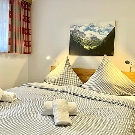 Montana Haus, A14, A17, B4 Oder C8 *