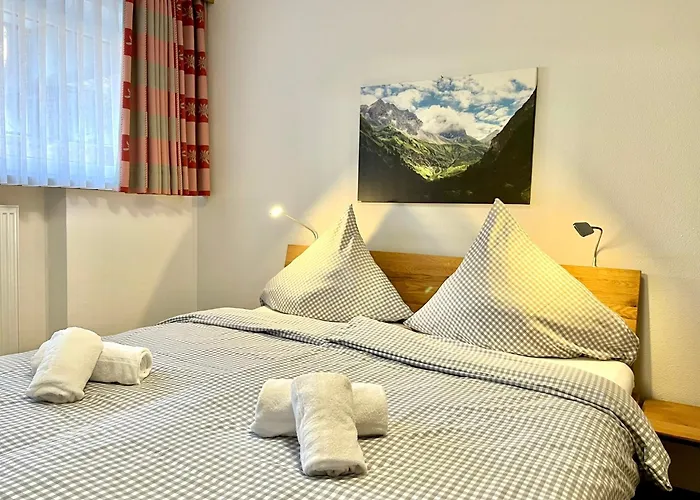 Montana Haus, A14, A17, B4 Oder C8 *